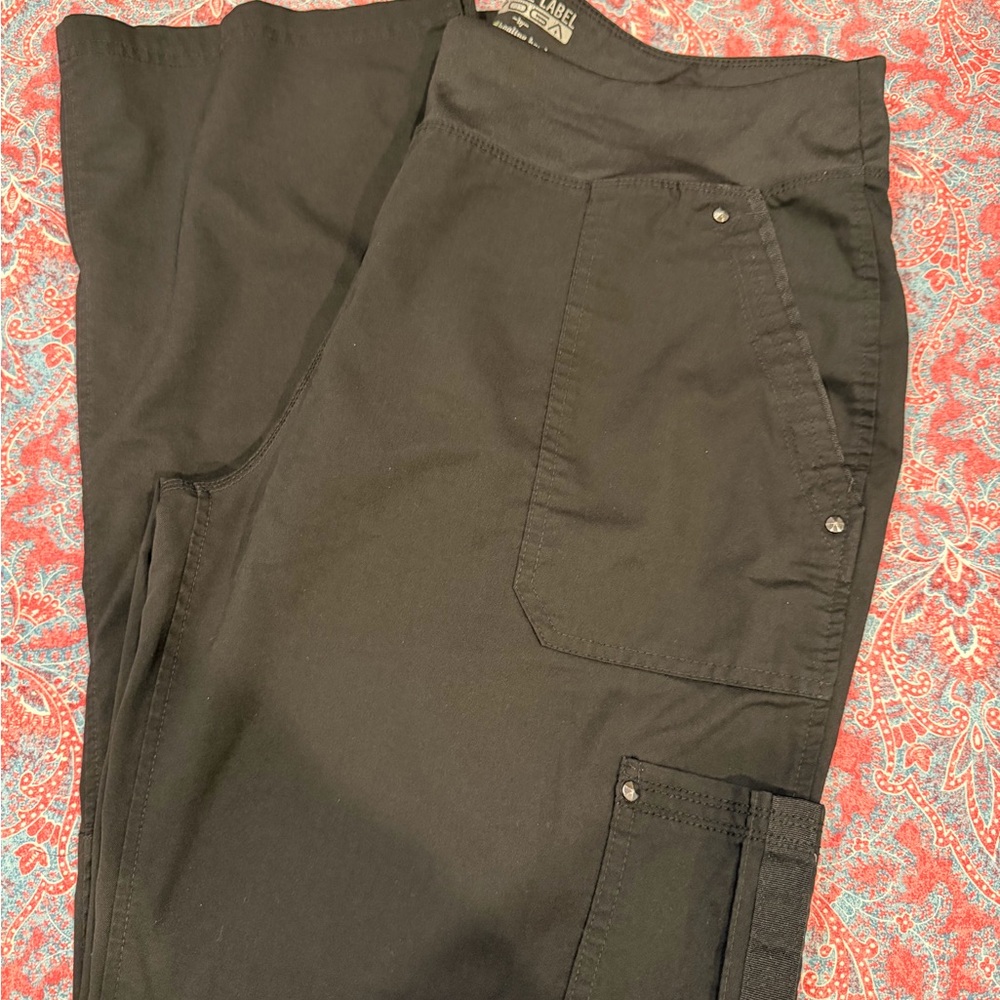 Healing Hands Women’s Black Scrubs